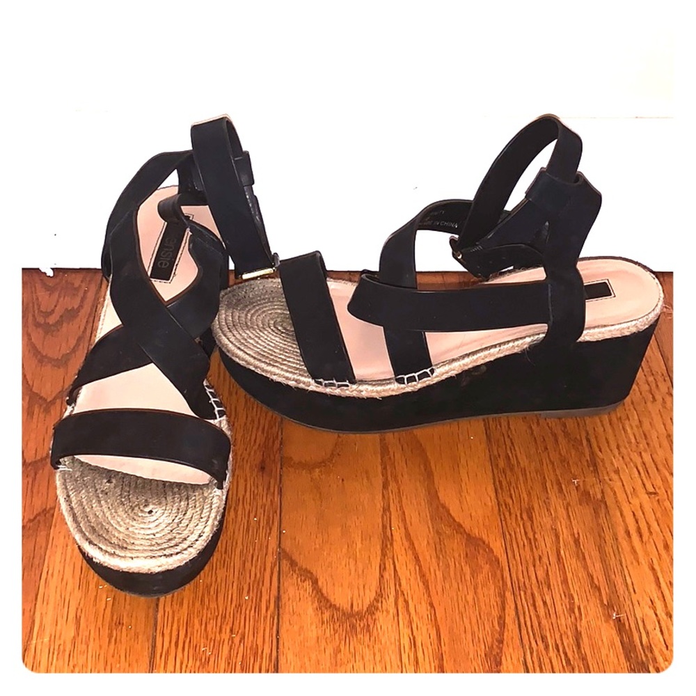 Kensie black platform sandals